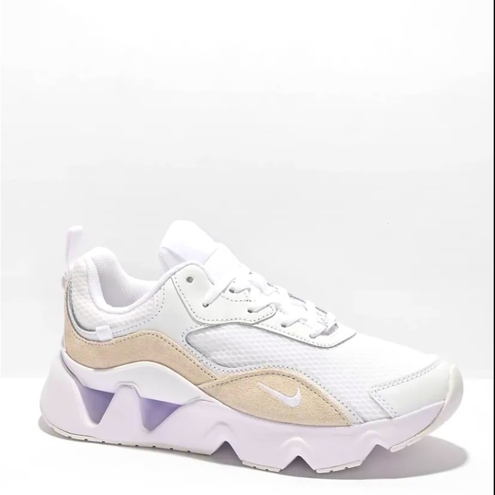 Women’s Nike RYZ 365 shoes (White/tan)